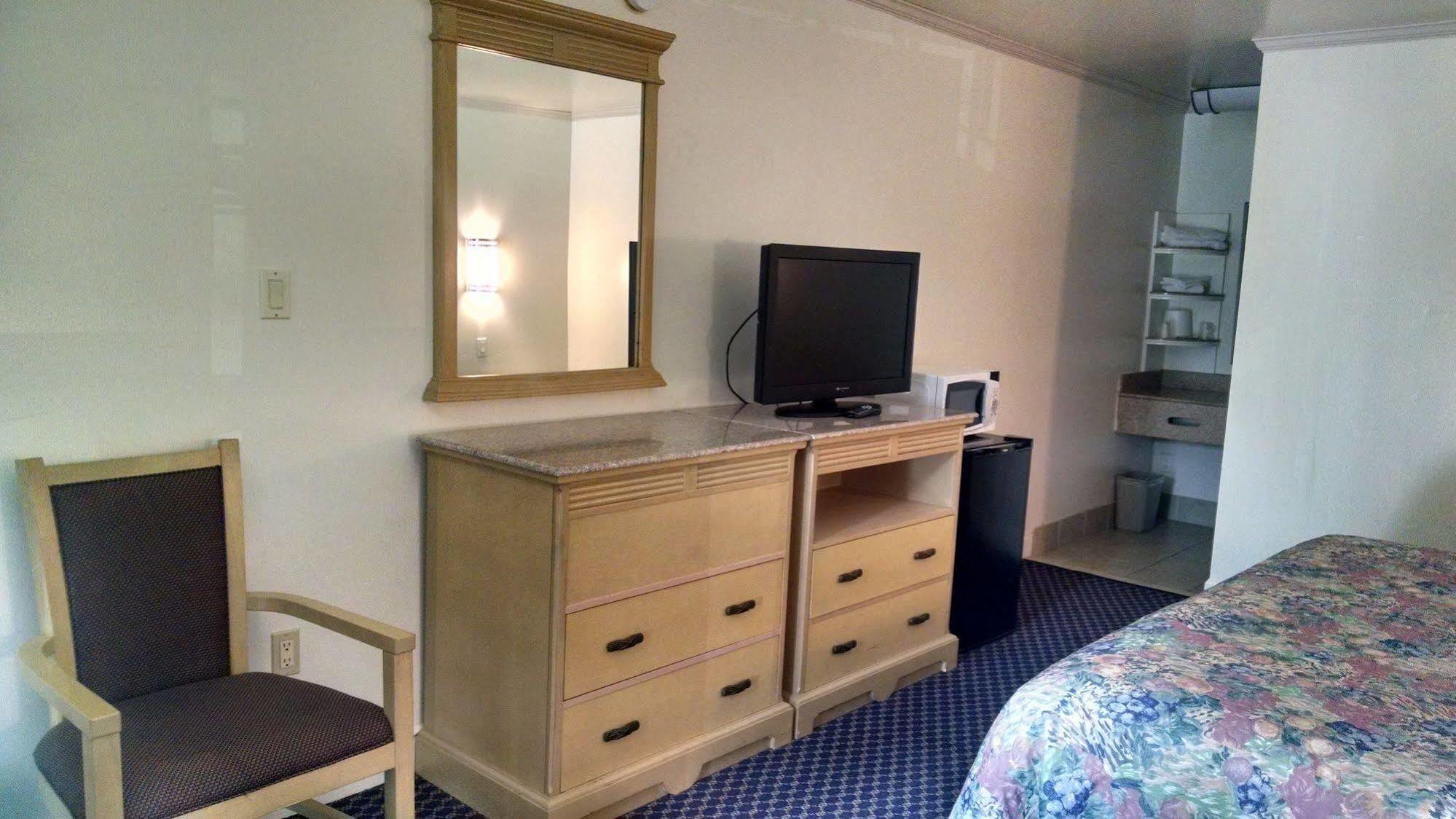Budget Lodge Newport News Exteriör bild