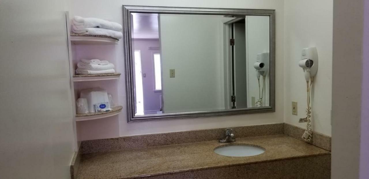 Budget Lodge Newport News Exteriör bild
